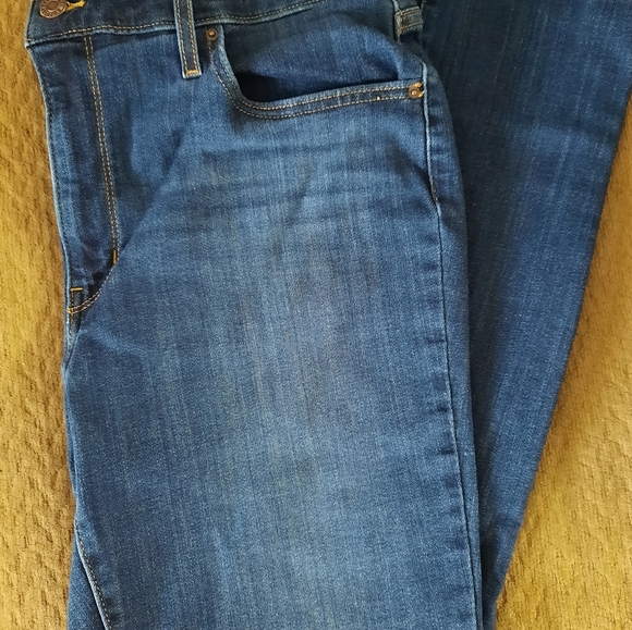 Women's Levi 784 High Rise Straight Jeans - Picture 4 of 5